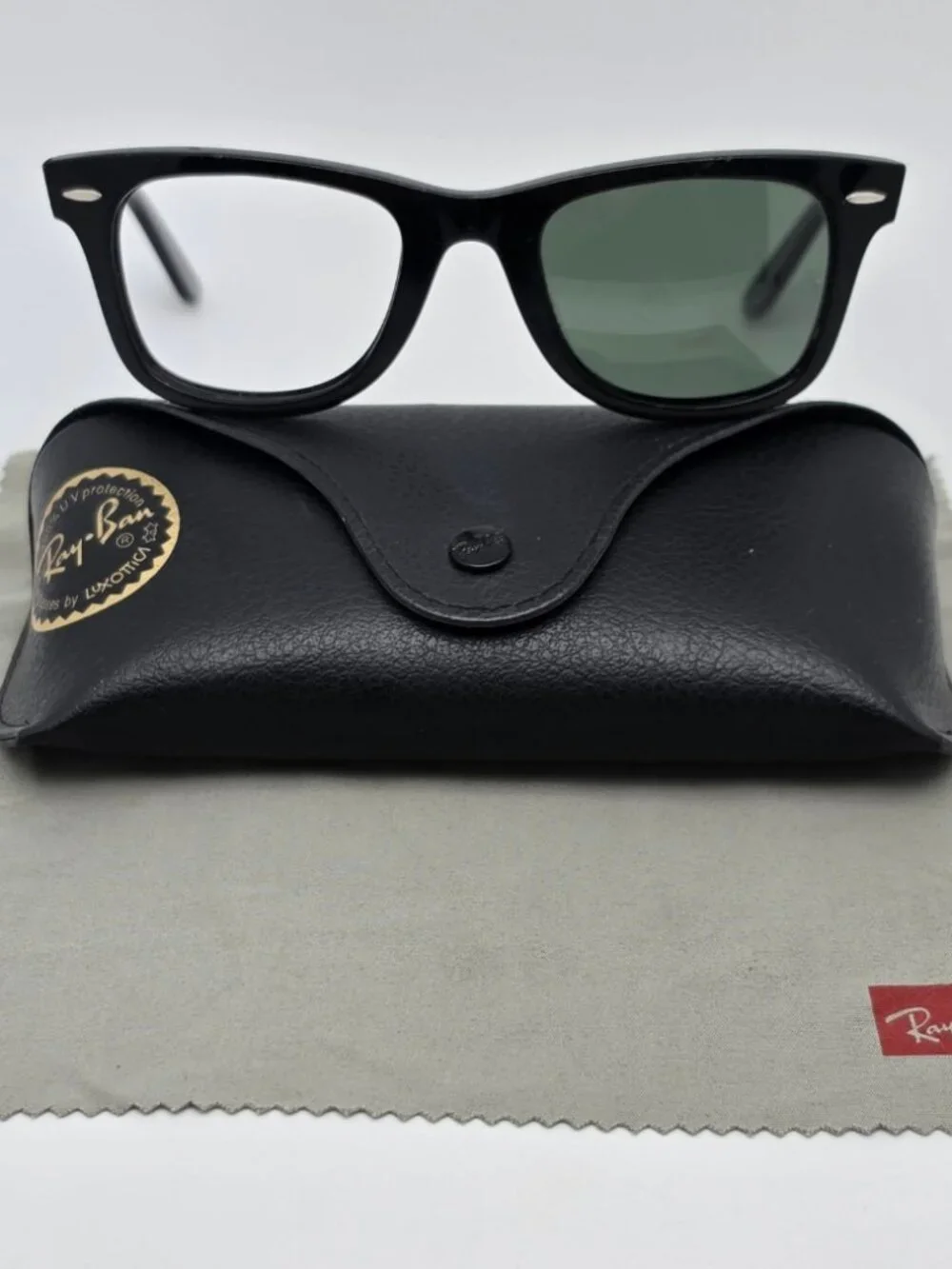 Ray-Ban RB2140 901 Wayfarer Black Frame G-15 Green Glass Lens Sunglasses w/ Case